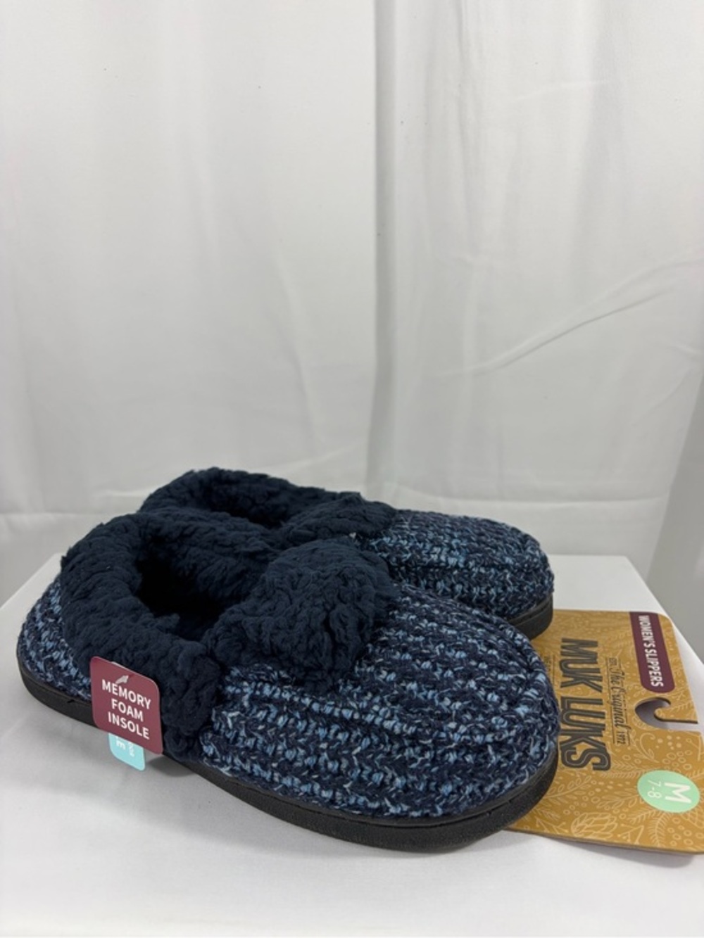 NWT Muk Luks Women’s Size 7-8 Blue Memory Foam Slippers